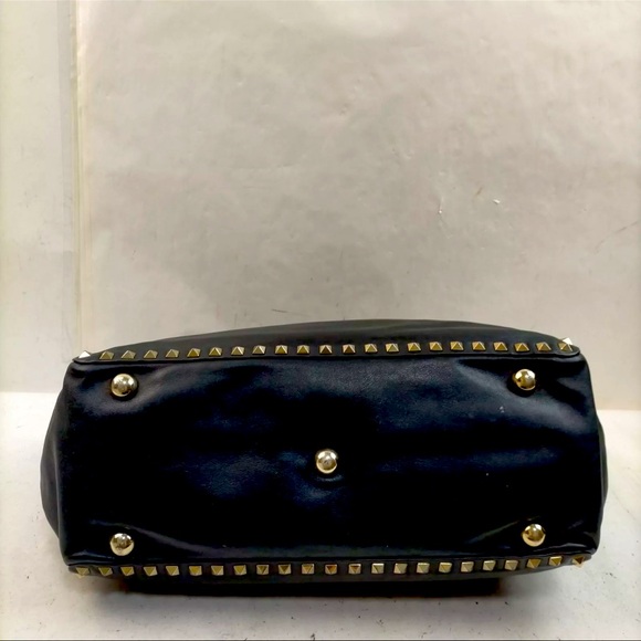 AUTH Valentino Garavani Black Medium Rockstud Tote - Picture 6 of 11